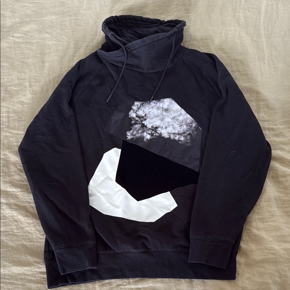 H&M Black and White Graphic Sweatshirt